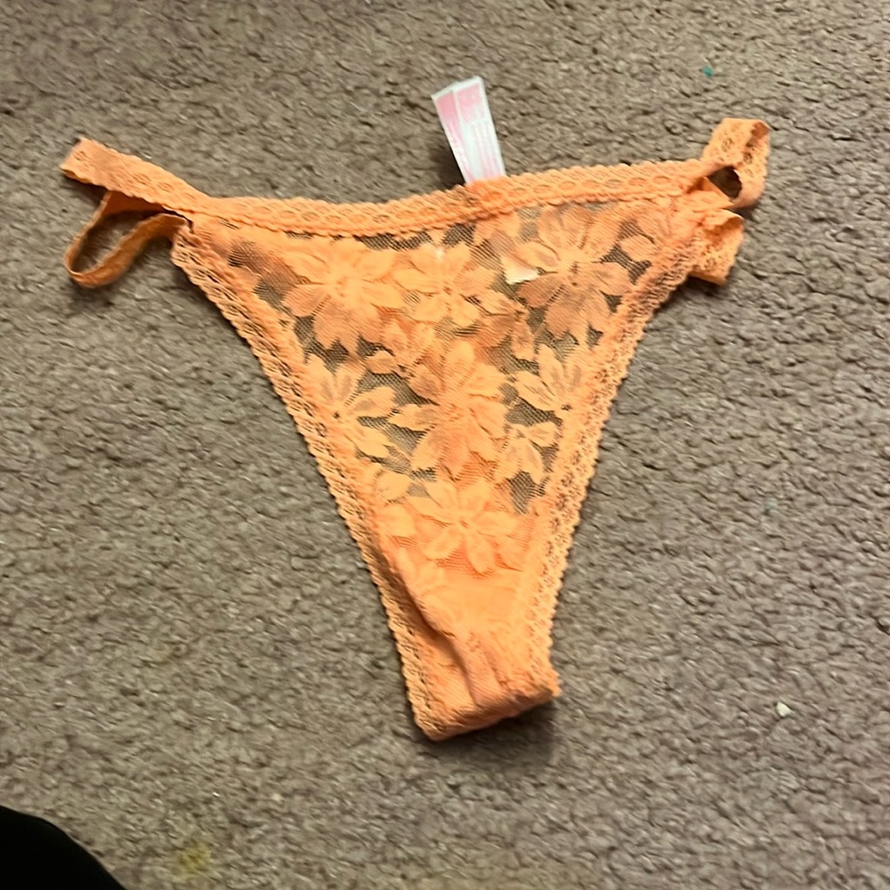 Nwt orange Victoria’s Secret pink panty size medium